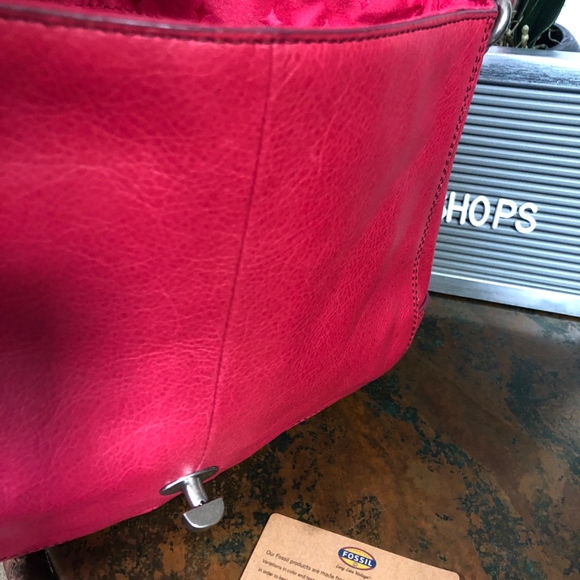 Fossil Hot Pink Leather Saddle Crossbody Bag NWOT - Picture 7 of 14